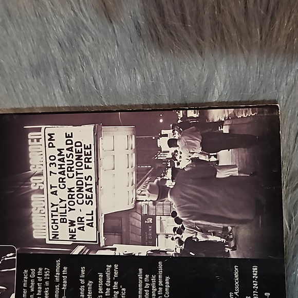 Billy Graham God in the Garden - Picture 6 of 11